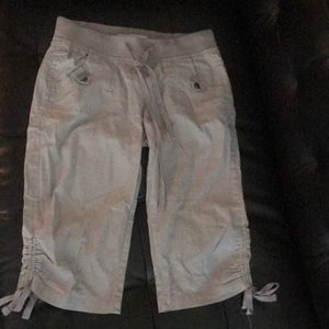 Capri pants